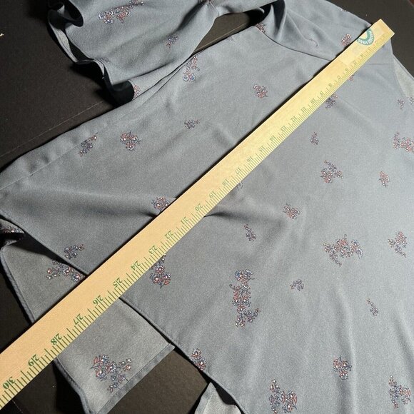 LC Lauren Conrad Women's Bell Sleeve Blouse Size XL Blue Floral Split Back - Picture 11 of 11